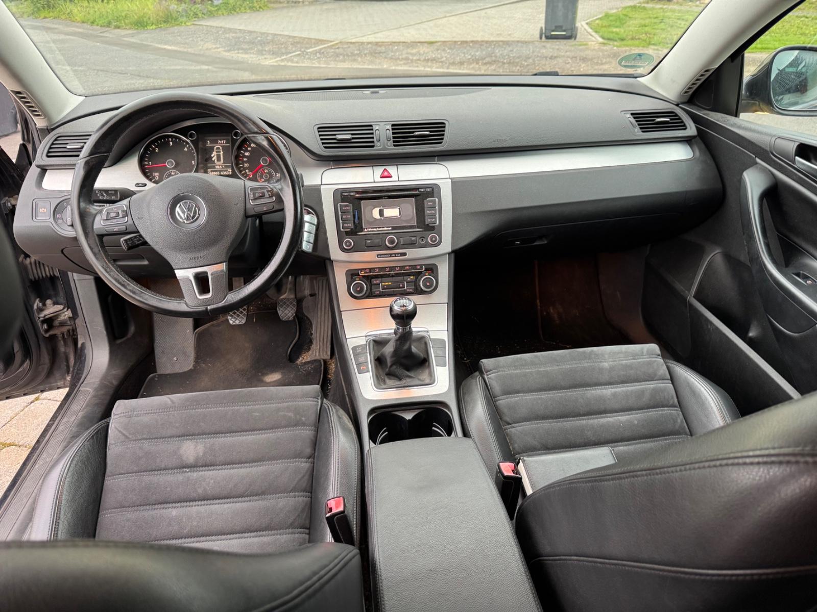Volkswagen Passat 2010 — photo 12