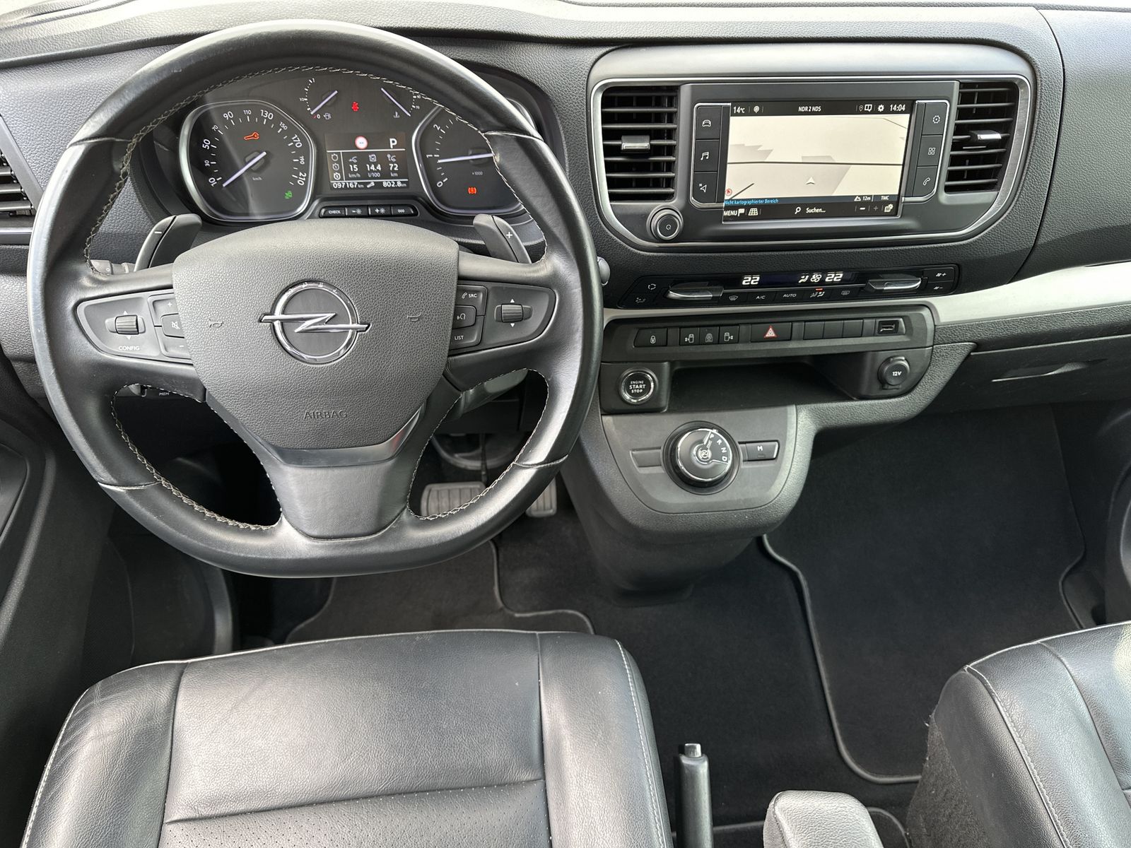 Fahrzeugabbildung Opel Zafira Life 2.0 D Aut. BlackEd. NAV+XEN+PANORAMA