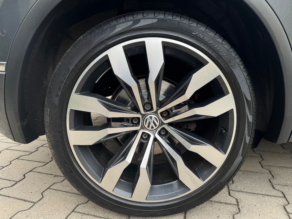 VW Tiguan 2.0 TSI 4Motion R-Line VW Tiguan 2.0 TSI 4Motion R-Line