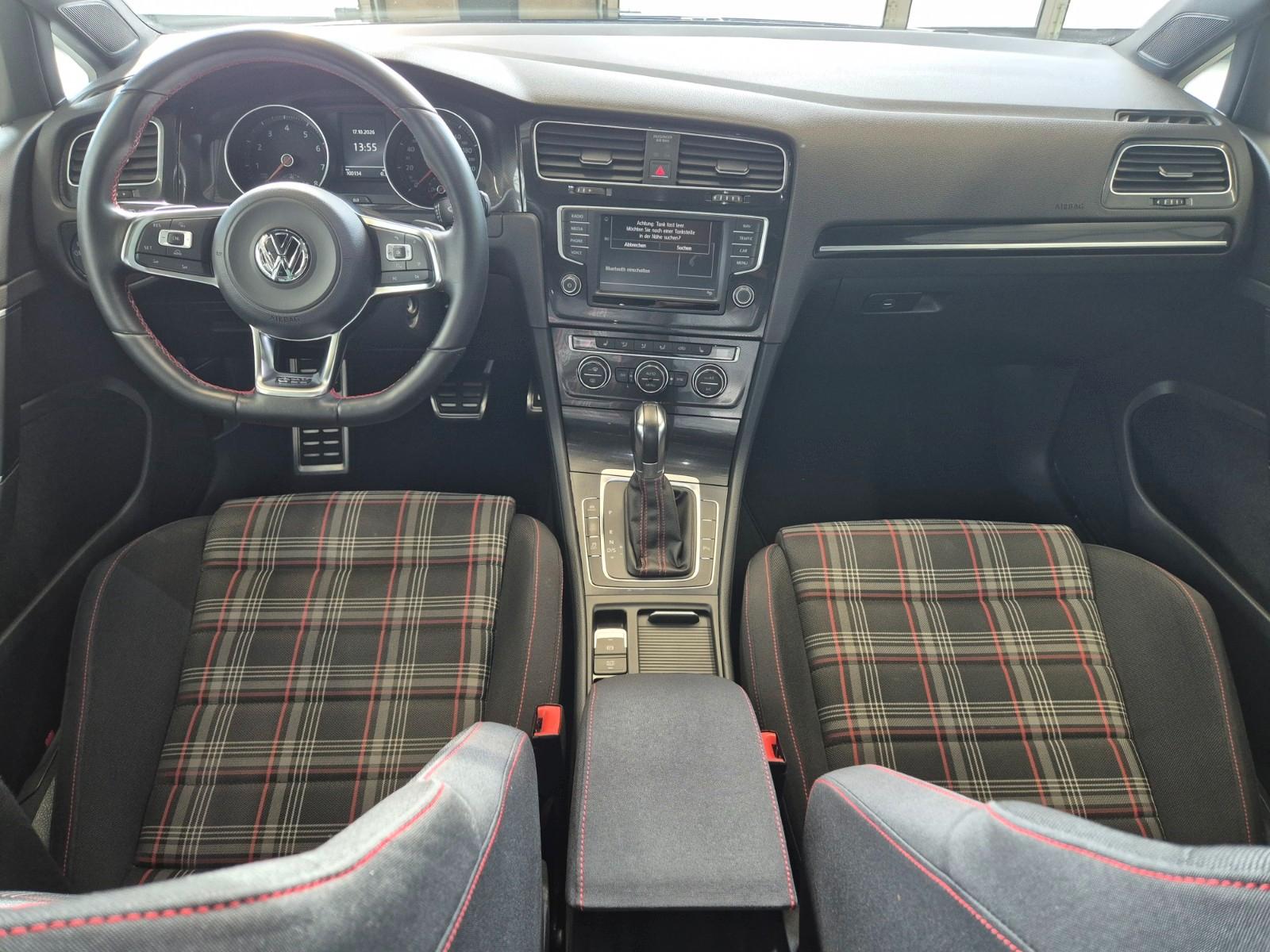 Volkswagen GOLF VII GTI PERFORMANCE NAVI SHZ PDC PANO XENON