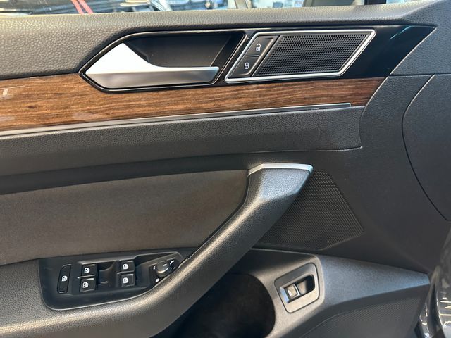 Volkswagen Passat *AHK*SZHZ*PANO*ACC*NAVI*
