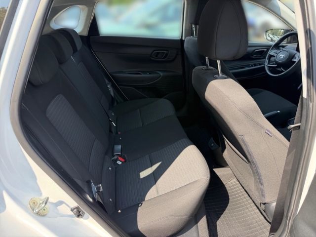 Fahrzeugabbildung Hyundai i20 Trend Apple CarPlay Android Auto Shzg PDC Ka