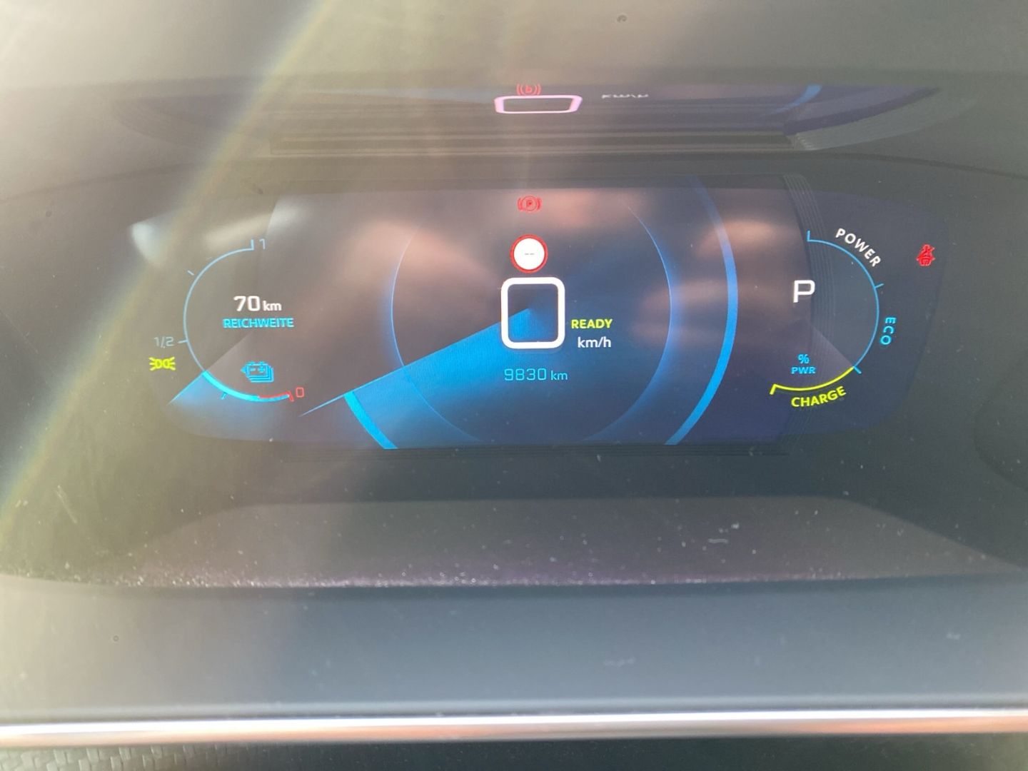 Fahrzeugabbildung Peugeot 2008 e- GT Elektromotor 136 *Rückfahrkamera*Sitz