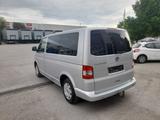 Volkswagen  T5 Transporter Kombi 9 Sitze AHK Klima TÜVneu - VW T5 Transporter von 2009