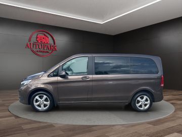 Mercedes V 220 - 6