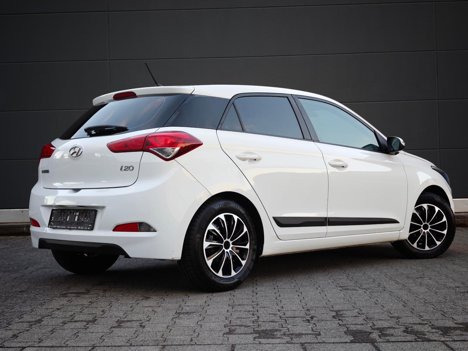 Hyundai i20 Classic 1.Hand Klima 8xReifen GuterZustand