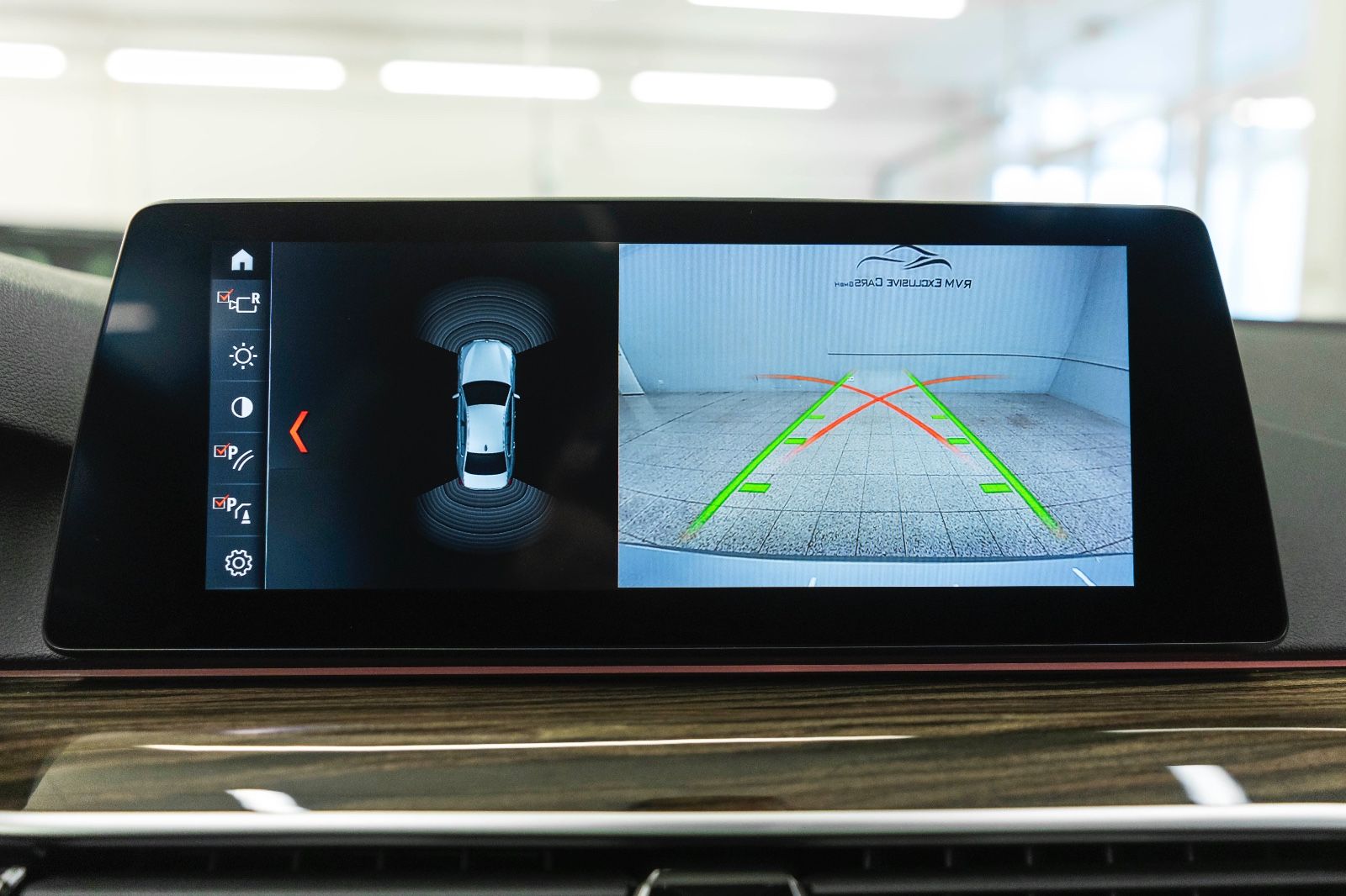 Fahrzeugabbildung BMW 530i xDrive M-Performance HUD LED KAM TOTW NAV