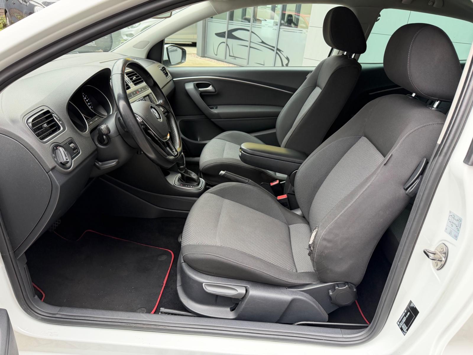 Volkswagen Polo V Highline AUTOMATIK/NAVI/LEDER/SHZ/KLIMAA