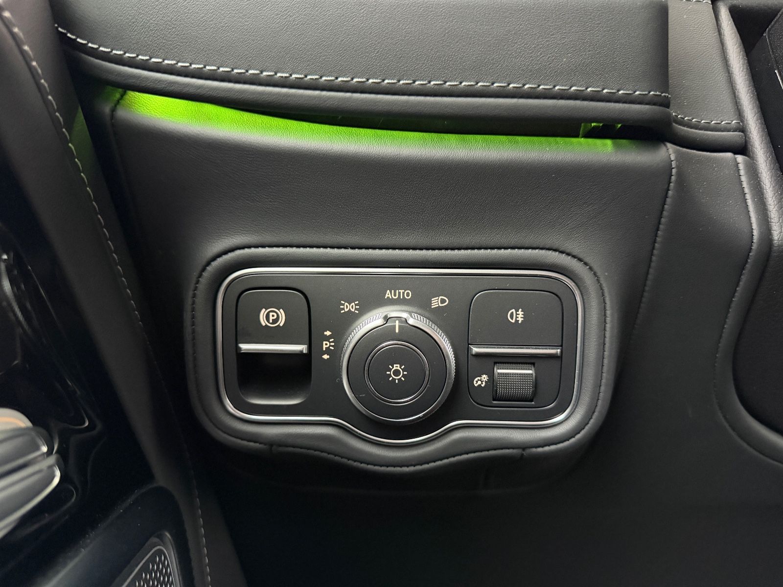 Fahrzeugabbildung Mercedes-Benz G 450d AMG Line*BURMESTER*SDACH*MEMO*