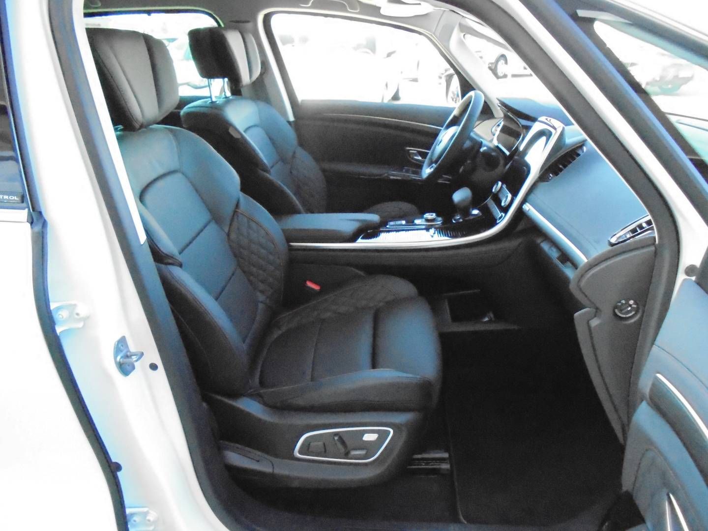 Fahrzeugabbildung Renault ESPACE INITIALE PARIS BLUE dCi 190 EDC