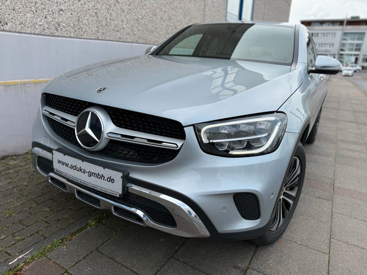 Mercedes-Benz GLC 300 DE 4MATIC Coupé PHEV Leder LED Kamera foto 3