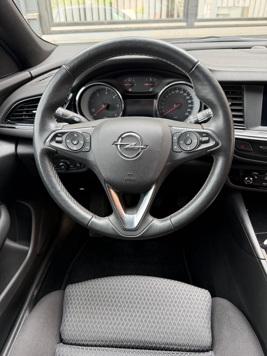 Opel Insignia B Sports Tourer*AHK*LED*SHZ*PDC*