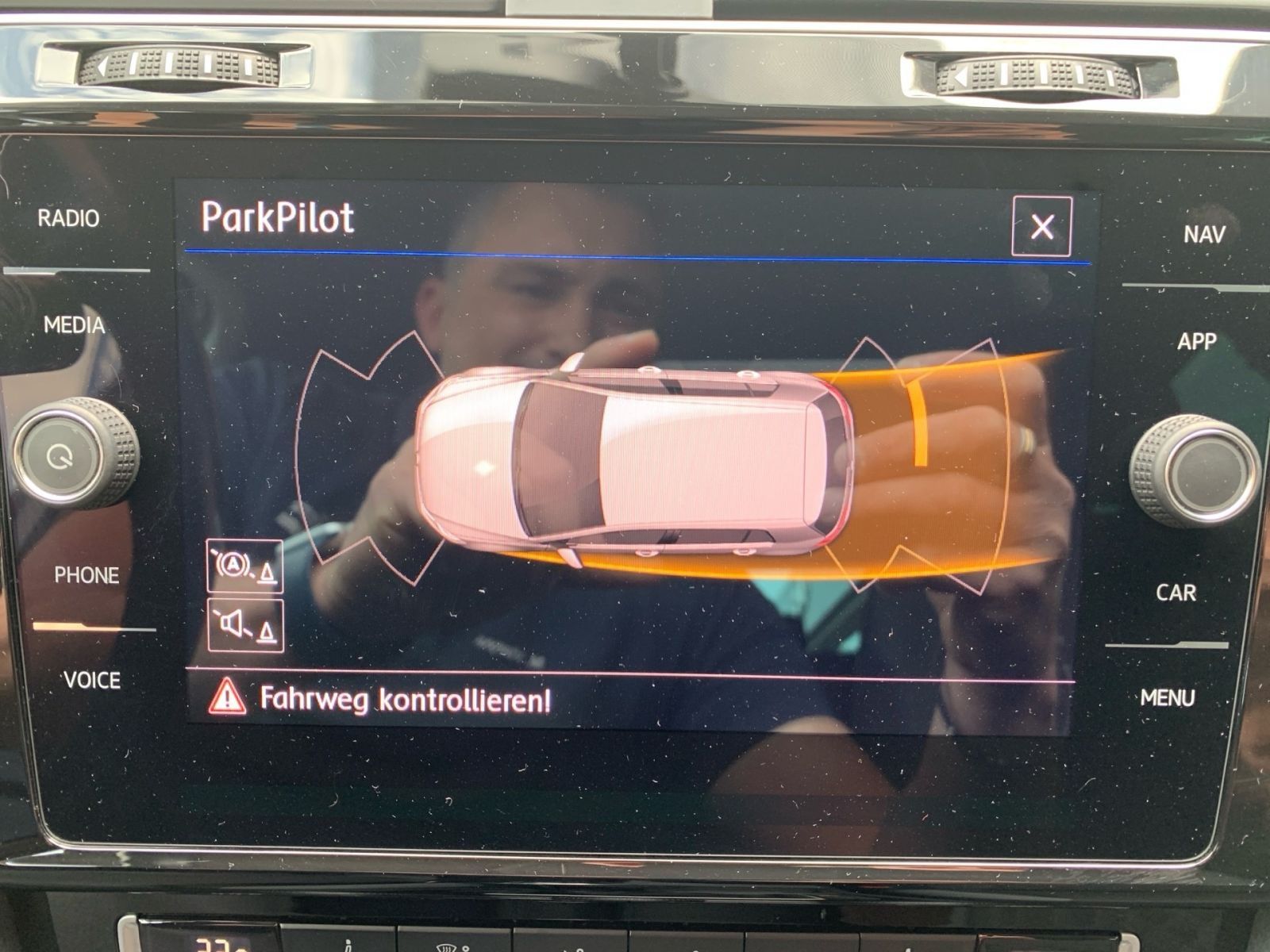 Fahrzeugabbildung Volkswagen Golf VII 1.0 TSI BMT/Start-Stopp Join Navi