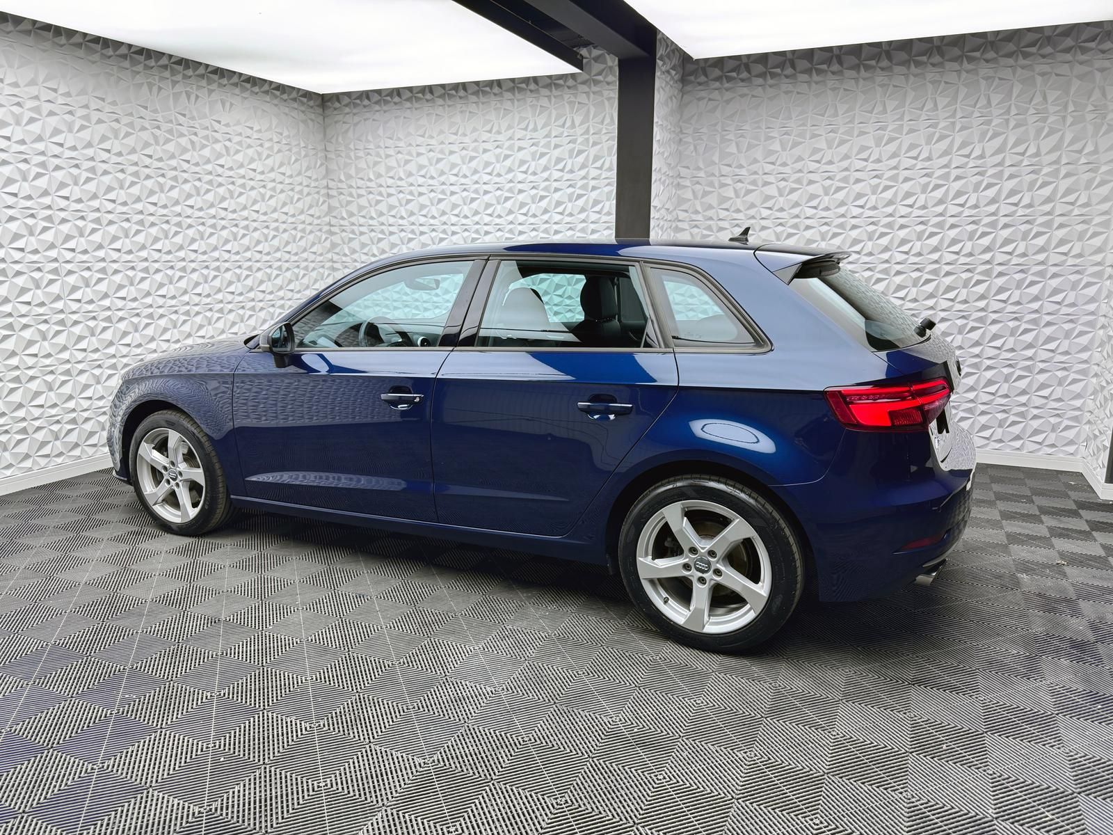 Fahrzeugabbildung Audi SPORTBACK 40 TFSI QUA/ACC/AHK/RCAM/MATRIX/VIRTUA