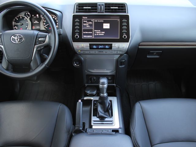 Land Cruiser 2,8 3-t. AHK*Leder*wenig Kilometer