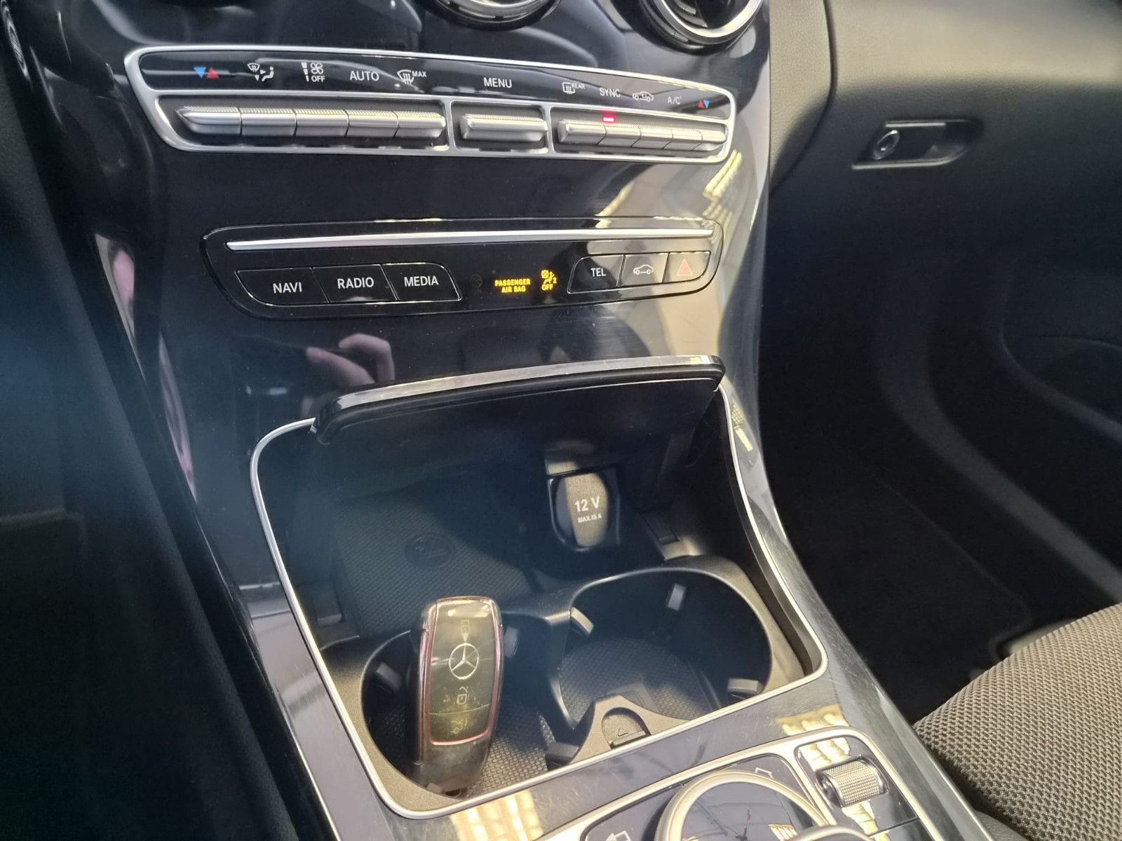 Fahrzeugabbildung Mercedes-Benz C 180 T-Modell CGI / LED / Kamera / GARANTIE