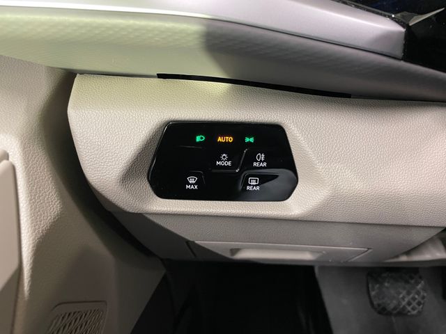 T7 Multivan Life 2.0 TDI DSG AHK NAVI ACC EL.HEC