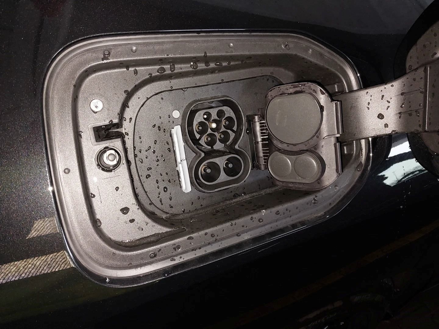 Fahrzeugabbildung BMW iX xDrive60 Sitzbelüftung vorn, Glasdach Sky Lou