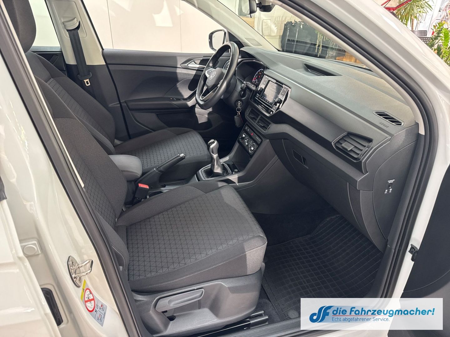 Fahrzeugabbildung Volkswagen T-Cross Life 1.0 TSI EU6d Musikstreaming DAB Tot
