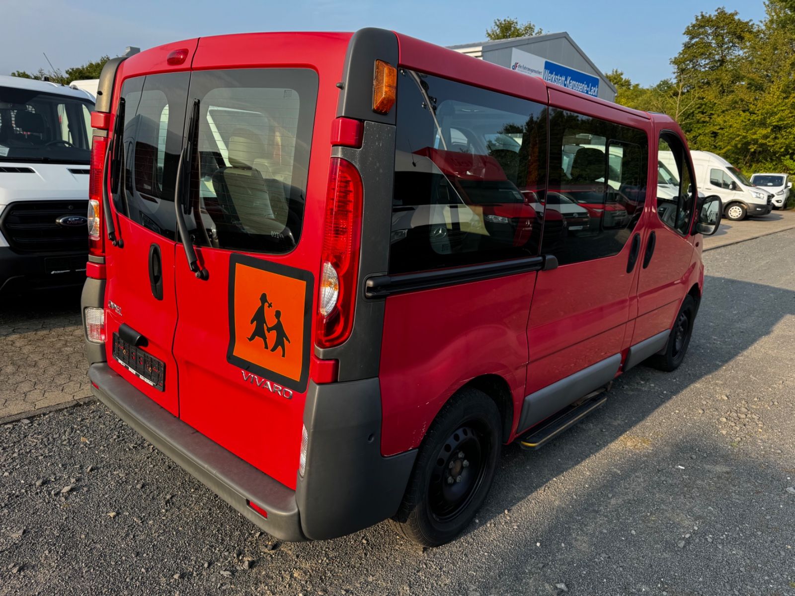 Fahrzeugabbildung Opel Vivaro Kombi Behindertengerecht *8058