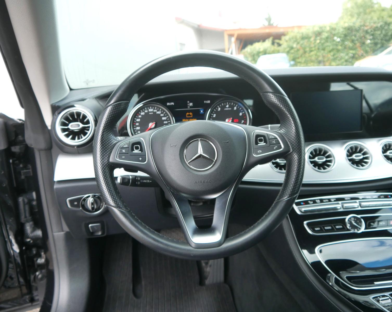 Mercedes-Benz E 200 Cabrio Avantgarde NAVI/LED/PDC/NIGHT