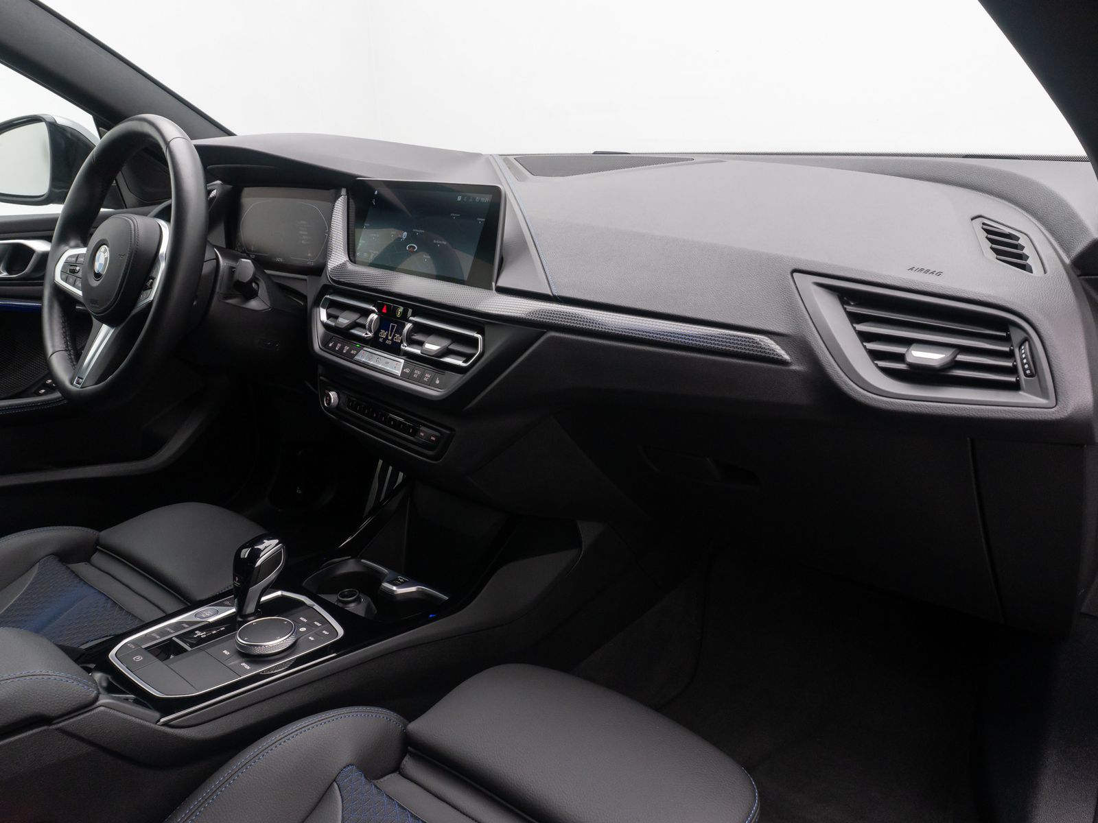 Fahrzeugabbildung BMW 218i Gran Coupé M Sport Kamera DAB HiFi 19Zoll