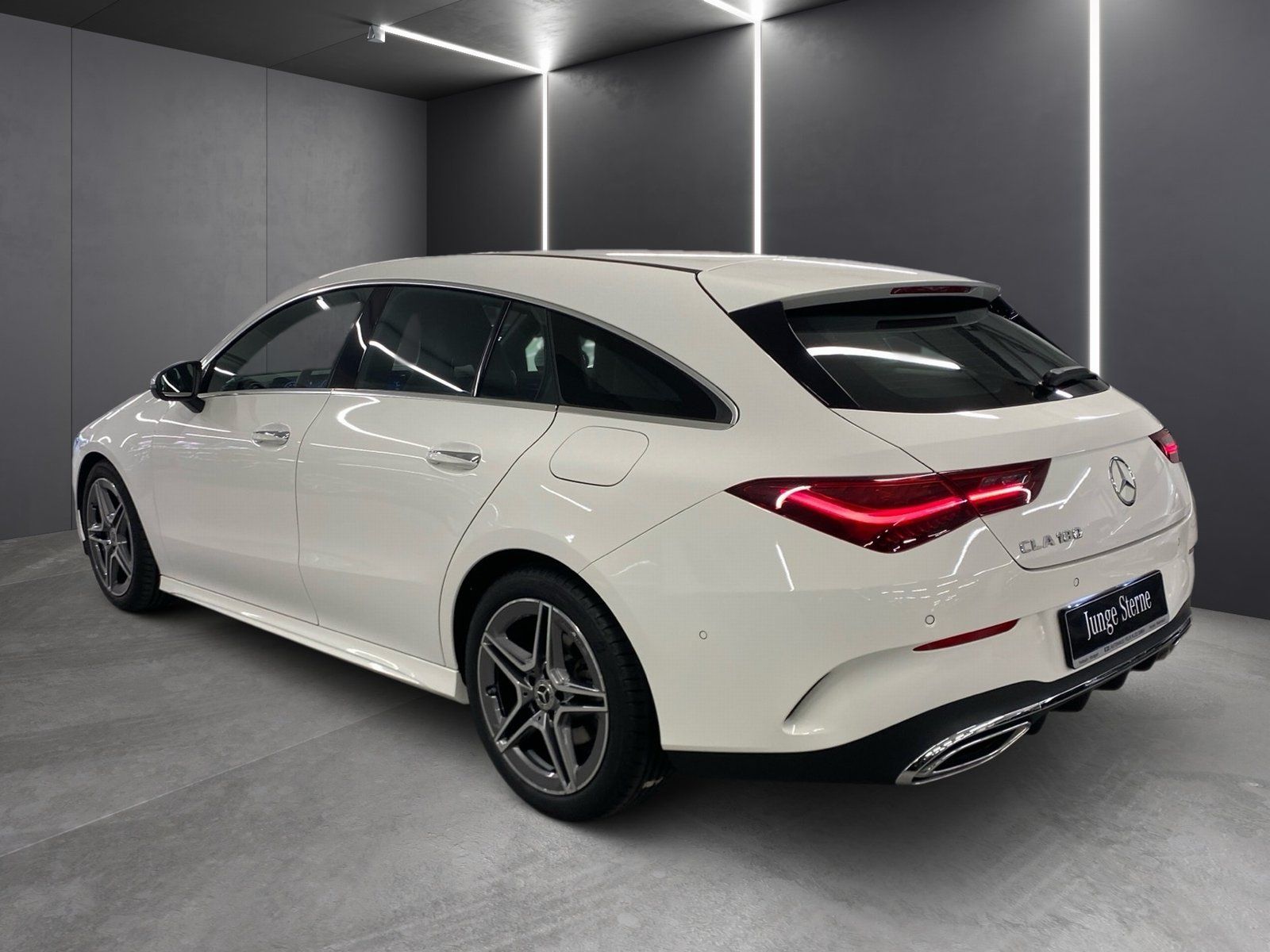 Fahrzeugabbildung Mercedes-Benz CLA 180 SB AMG PLUS*Kamer*LED*Easy-Pack*CarPlay*