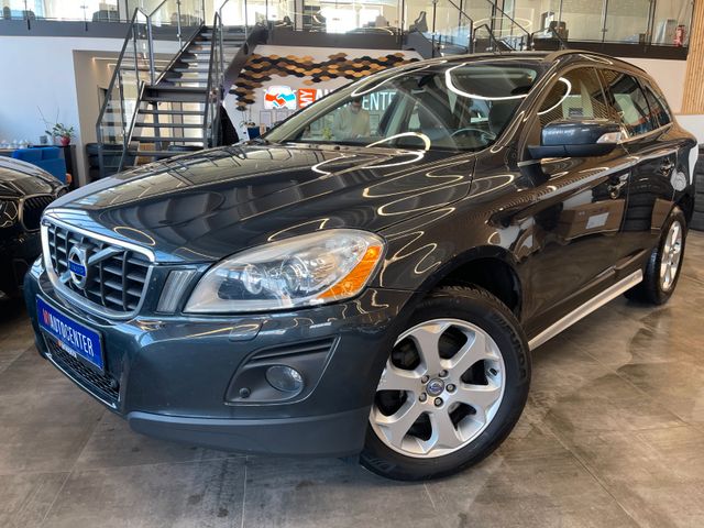 Volvo XC60 Momentum AWD *BI-XENON*PANO*NAVI*PDC*AHK*