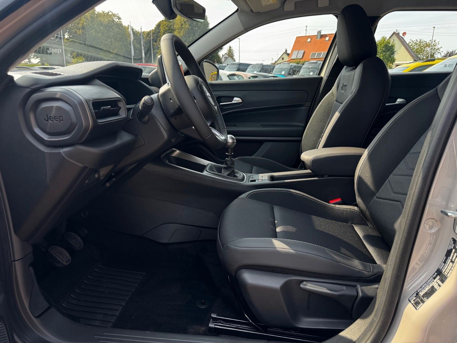 Fahrzeugabbildung Jeep Avenger 1.2 Altitude Benziner NAVI KAMERA SITZHG