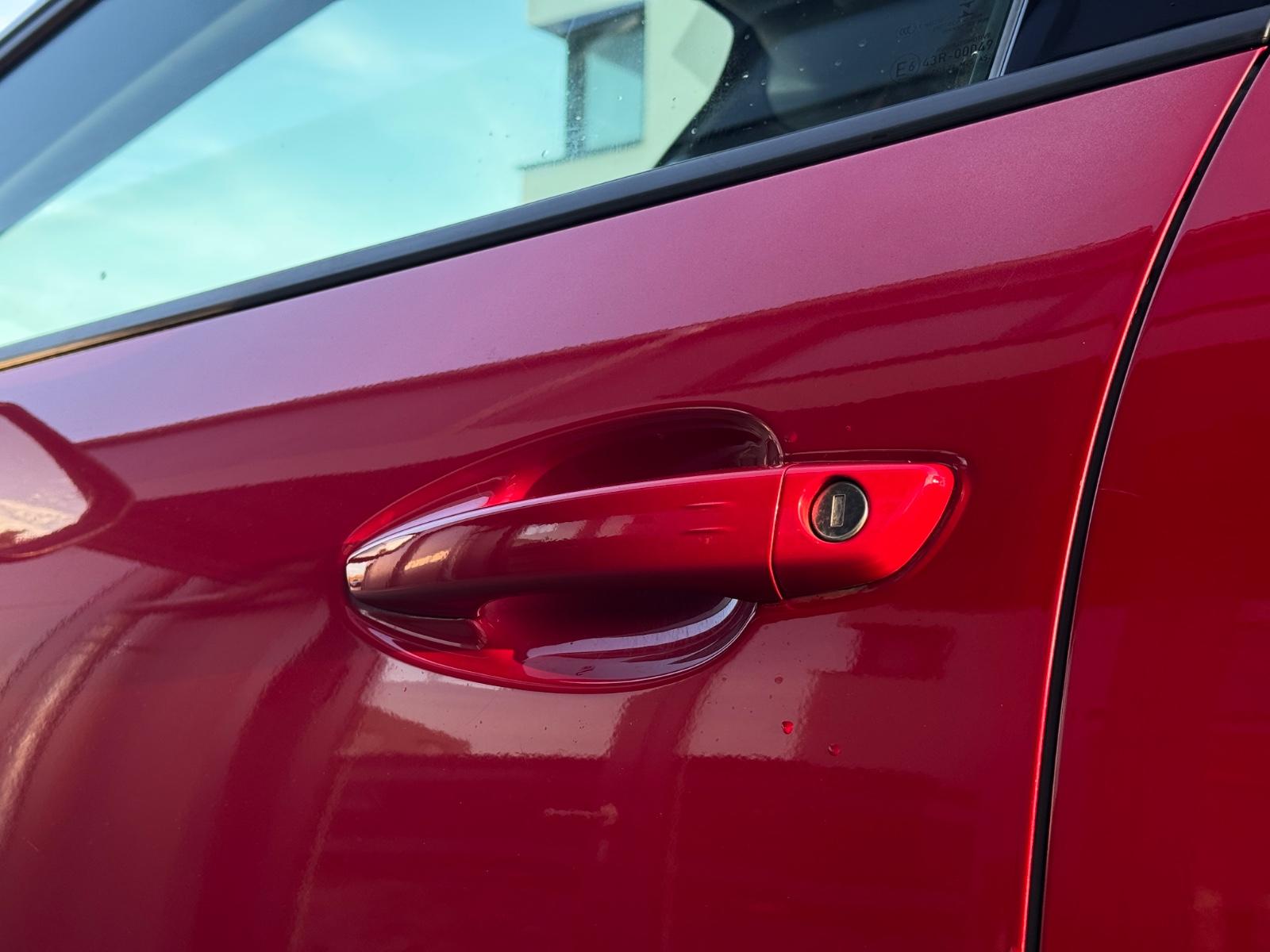 Peugeot 3008 KAMER-360°/LEDER/PANO/KeyLess/AHK+
