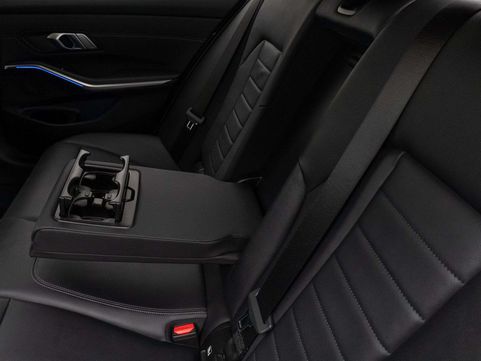 Fahrzeugabbildung BMW 320i xD Luxury Line El.Glasdach Kamera HiFi AHK