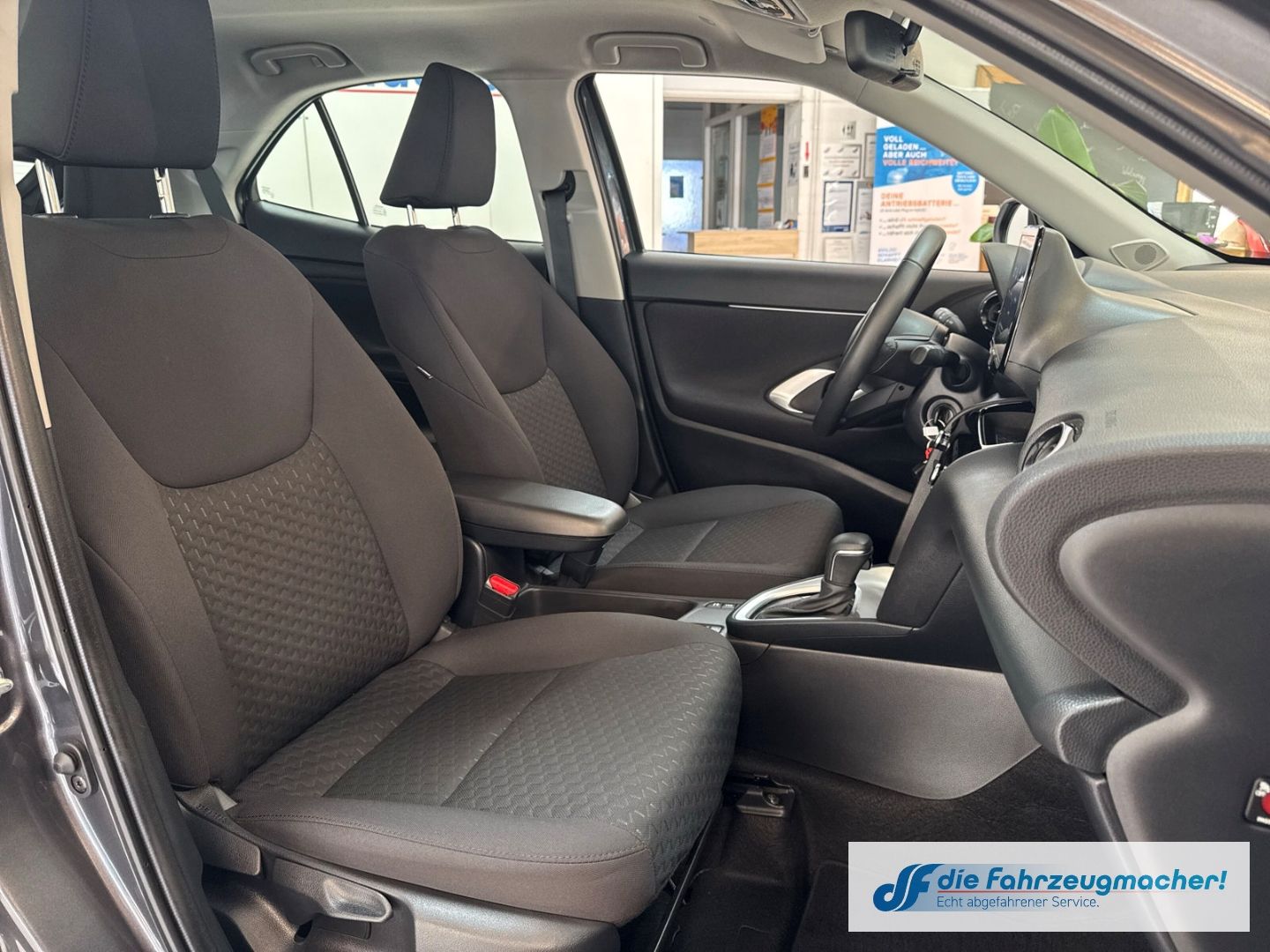 Fahrzeugabbildung Toyota Yaris Cross Hybrid FWD Comfort ACC DAB Spurhalte