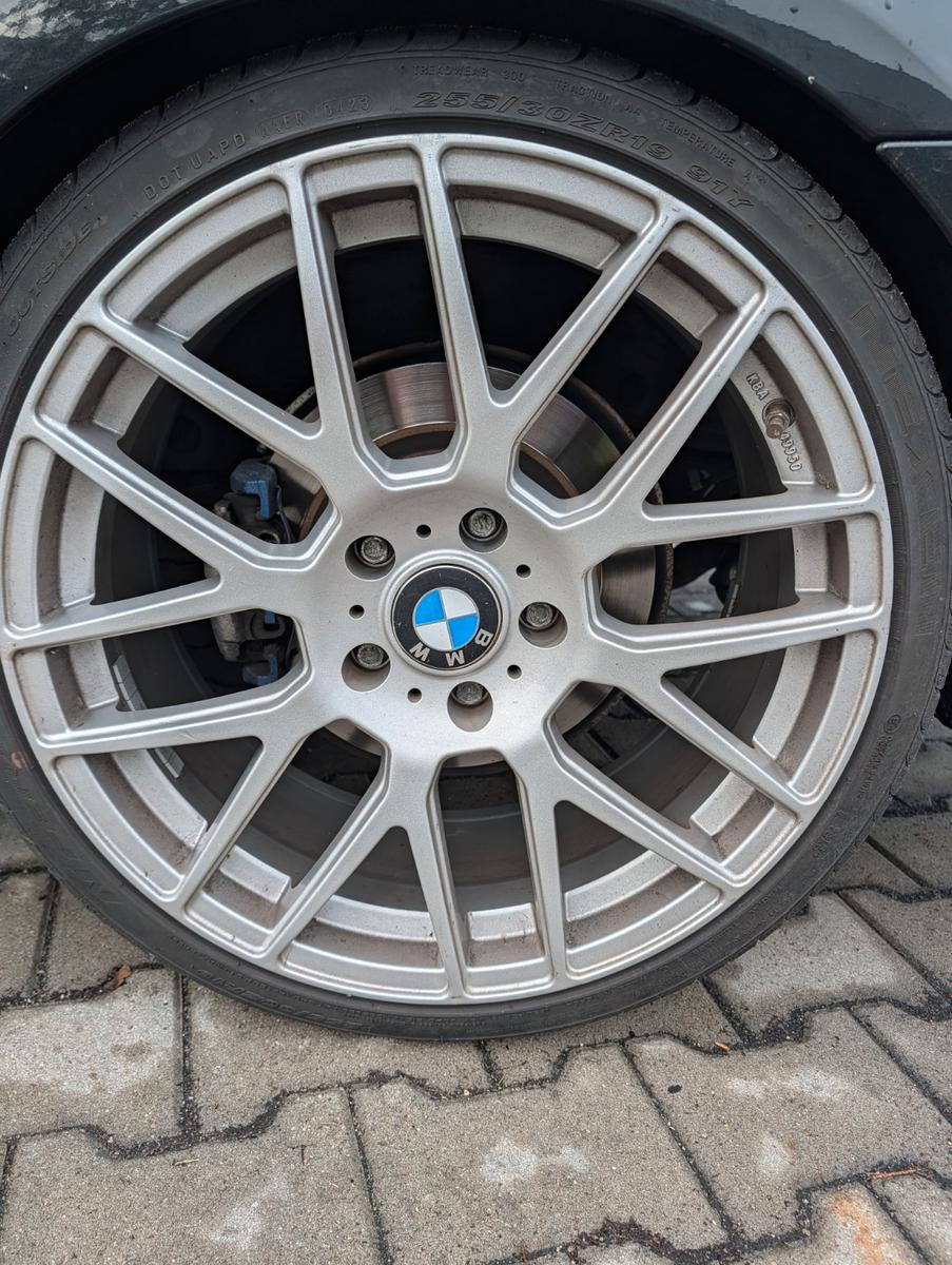 BMW 320 2011 — photo 7