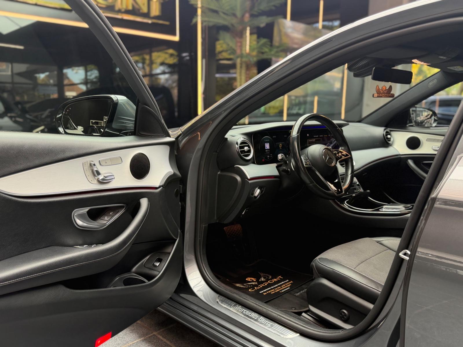 Mercedes-Benz E 300de Limousine / Multibeam-LED / Widescreen