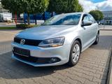Volkswagen Jetta VI Trendline BMT"EURO5" - Volkswagen Jetta: Trendline