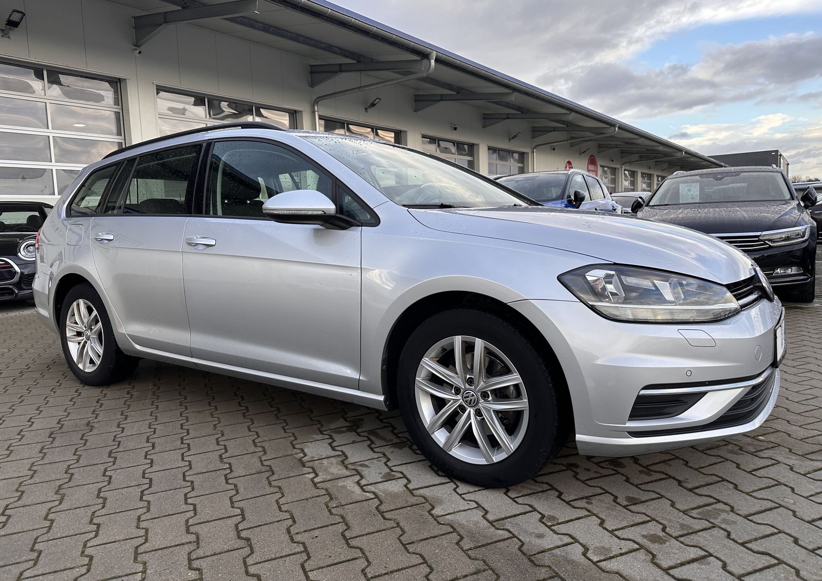 Fahrzeugabbildung Volkswagen Golf 2.0 TDI*ACC*Navi*PDC*SHZ*