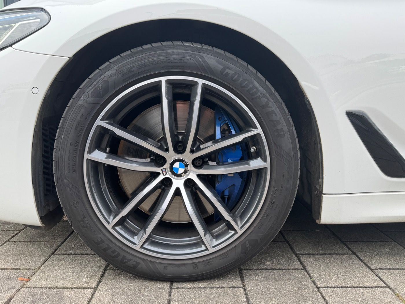 Fahrzeugabbildung BMW 540d xDrive Tour. M-Sport AHK 2 JAHRE GARANTIE