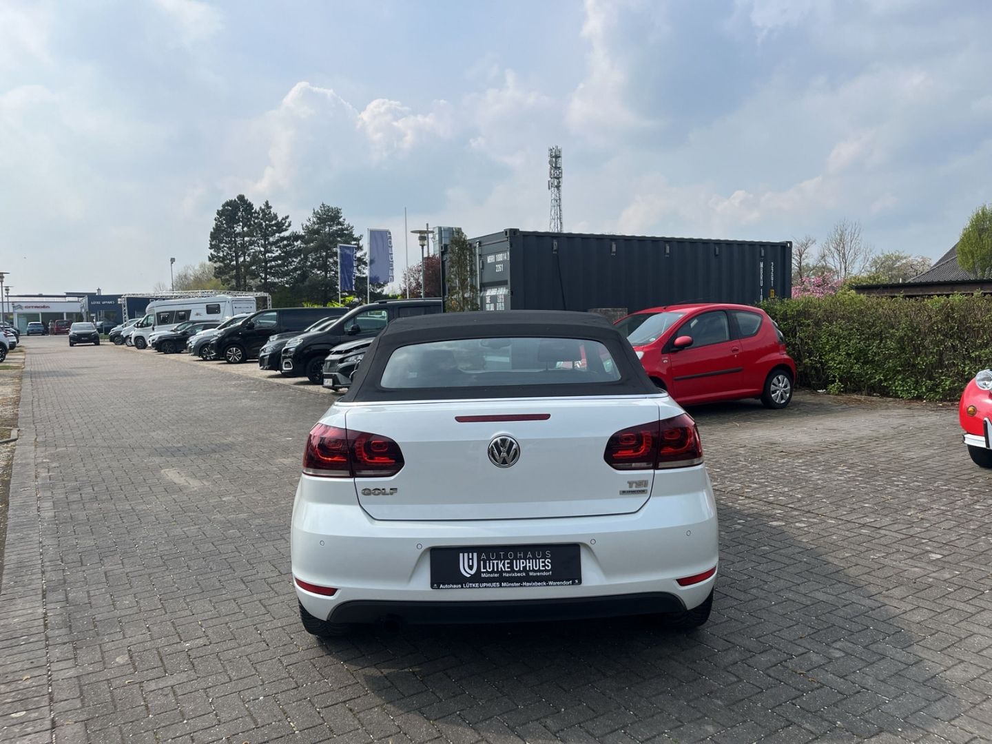 Fahrzeugabbildung Volkswagen Golf VI Basis BMT 1.2 TSI Cabrio Navi SHZ Temp