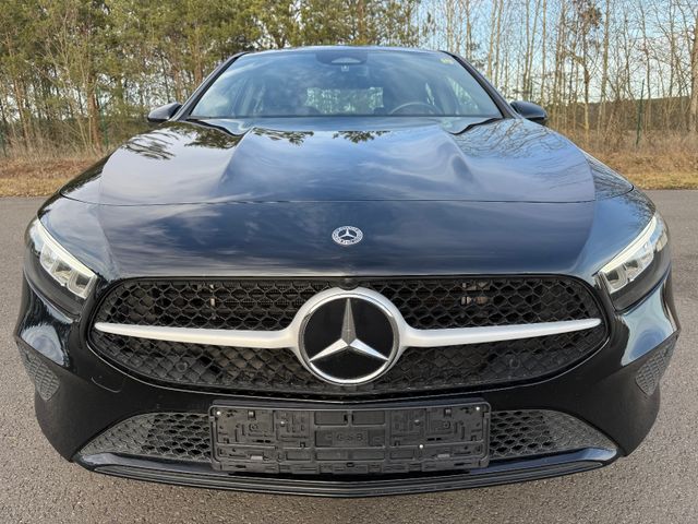 MERCEDES-BENZ A 250 A Limousine A 250 e Automatik Navi Kamera