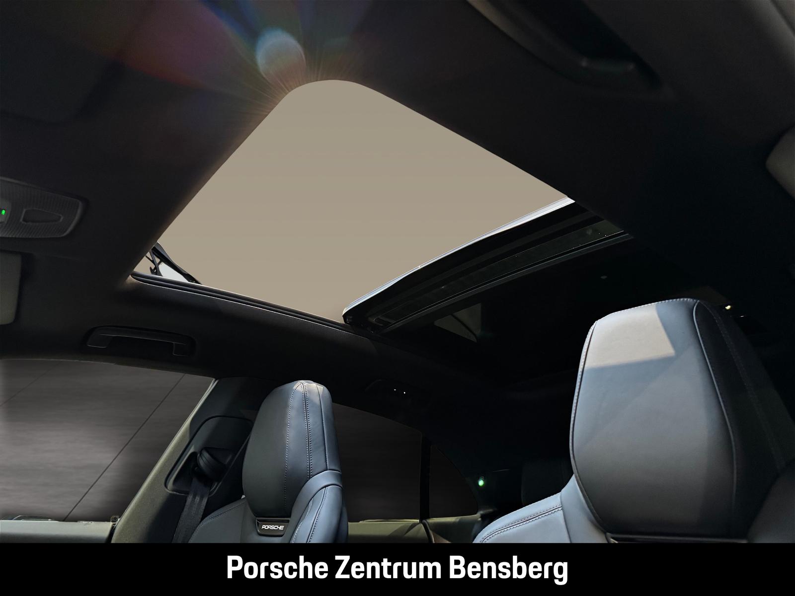 Porsche Macan 4S Electric
