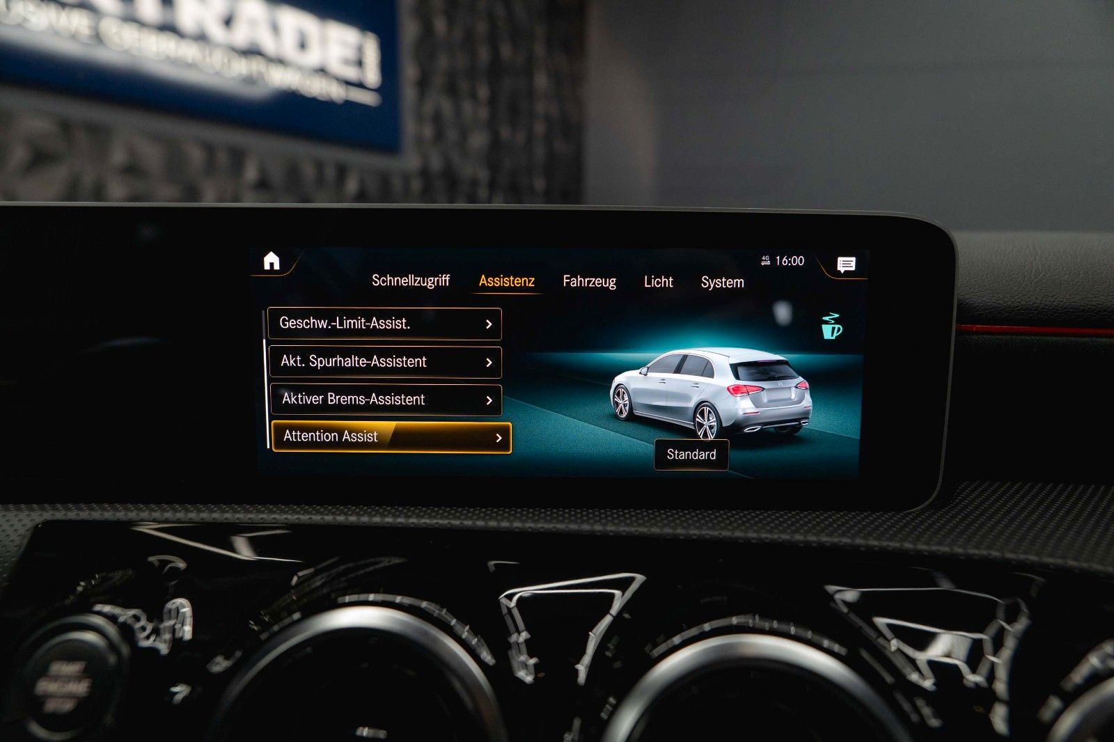 Fahrzeugabbildung Mercedes-Benz A 200 AMG Line *LED*Virtual Cockpit*CarPlay*
