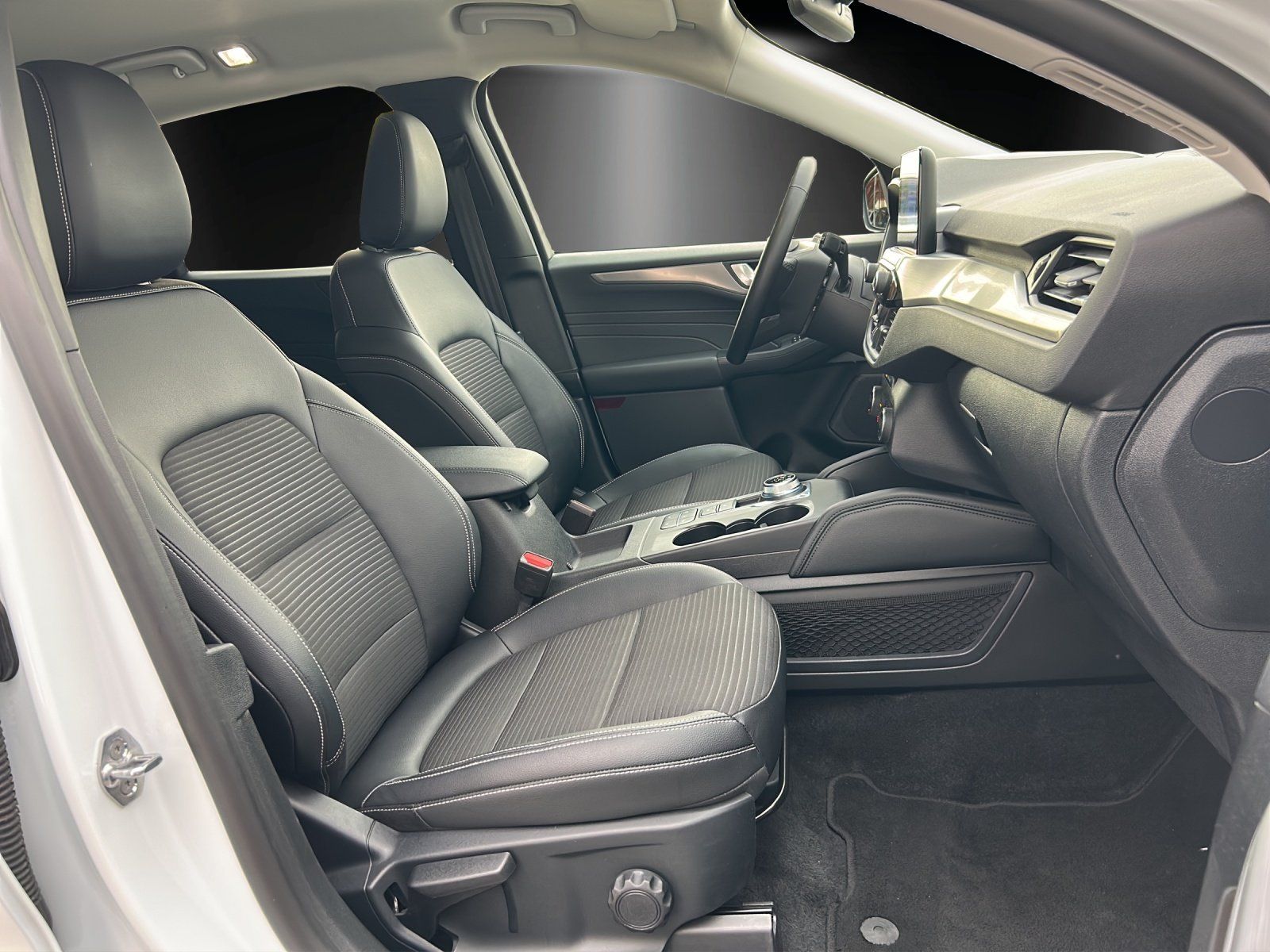 Fahrzeugabbildung Ford Kuga 2.5 PHEV Titanium X Aut./LED/ACC/KAMERA/B&O