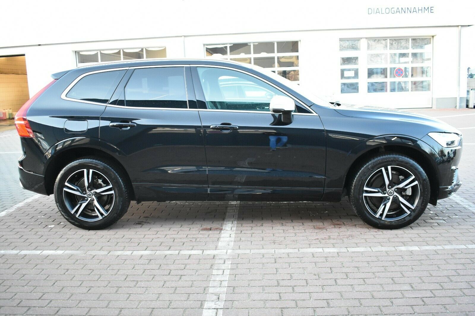 Fahrzeugabbildung Volvo XC60 T8 Twin Engine R-Design*RFK*Lhzg*AHK*Stdhzg