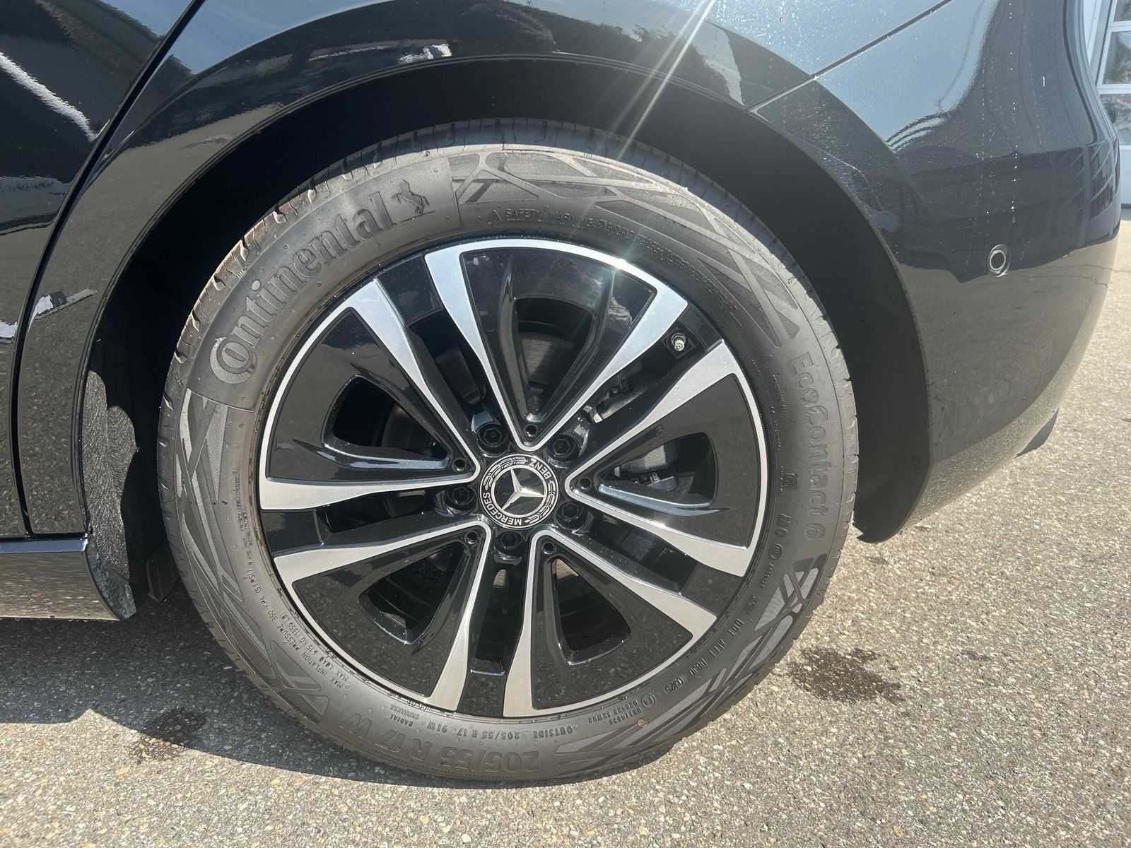 Mercedes-Benz A 180 Progressive MBUX NAVI PRE LED 17 KAM SHZ foto 17