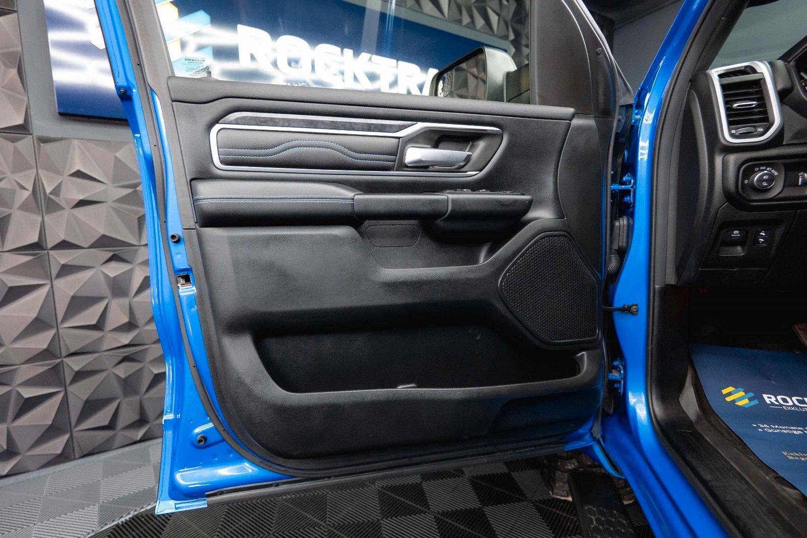 Fahrzeugabbildung Dodge RAM 5.7 V8 HEMI 4x4 LIMITED Blue Edition Offroad
