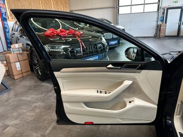 MYAUTOCENTER – Gebraucht- und Jahreswagen mit Werkstattservice in Pfaffenhofen Volkswagen Passat Highline *4Motion*Massage*AHK*LED*Keyless