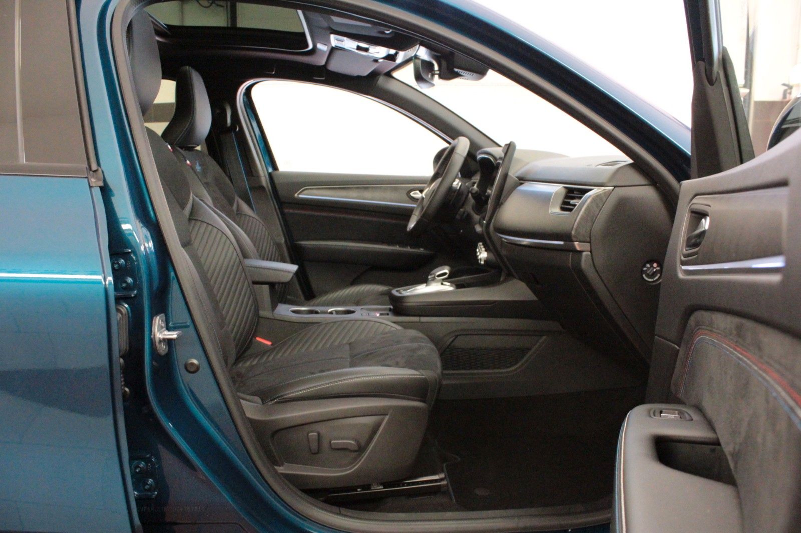 Fahrzeugabbildung Renault Arkana Mild Hybrid 160 EDC Esprit Alpine*15059*