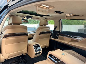 BMW 745 - 1
