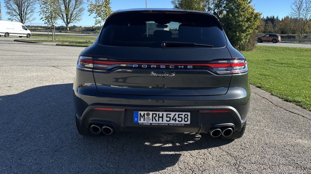 PORSCHE Macan 2023