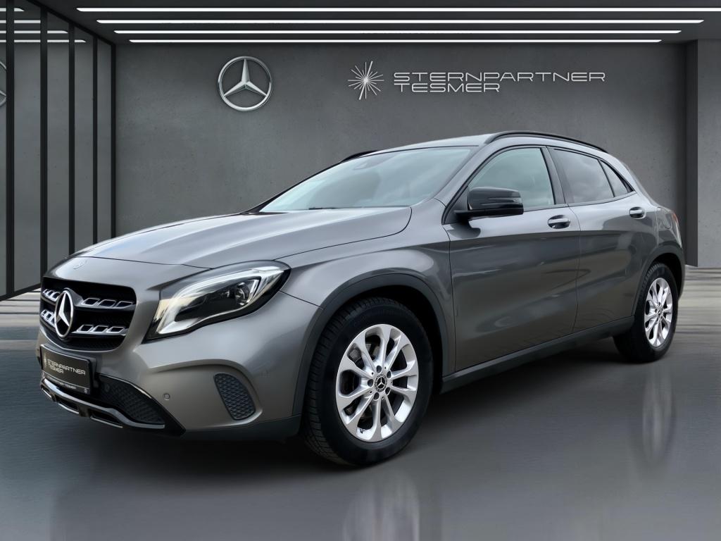 Mercedes-Benz GLA 250 URBAN Night LED Pano Kamera Navi Harman
